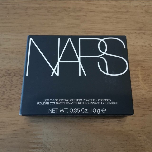 NARS(ナーズ)のNARSナーズライトリフレクティングセッティングパウダープレスト コスメ/美容のベースメイク/化粧品(フェイスパウダー)の商品写真