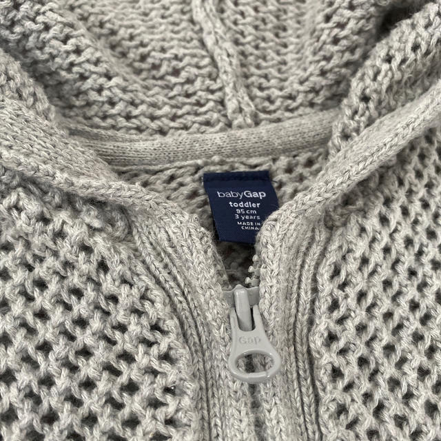 babyGAP(ベビーギャップ)のbaby gap パーカー　カーディガン　95 グレー キッズ/ベビー/マタニティのキッズ服女の子用(90cm~)(カーディガン)の商品写真