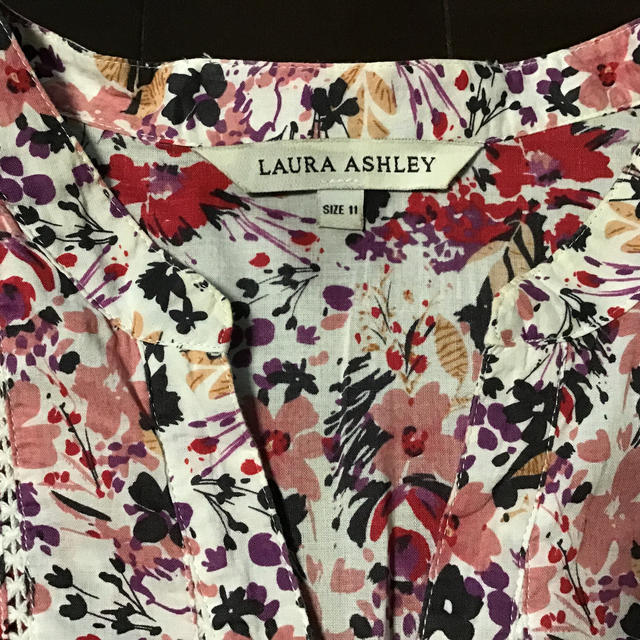 LAURA ASHLEY(ローラアシュレイ)のローラアシュレイのシャツ レディースのトップス(シャツ/ブラウス(長袖/七分))の商品写真