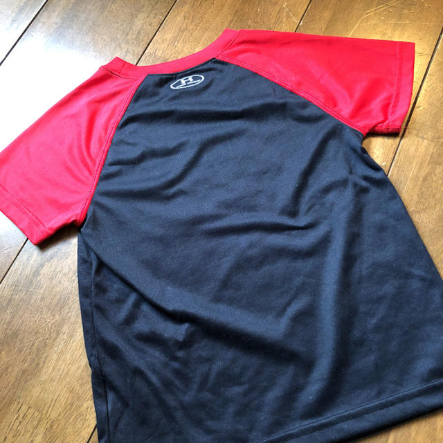 UNDER ARMOUR(アンダーアーマー)のTシャツ キッズ/ベビー/マタニティのキッズ服男の子用(90cm~)(Tシャツ/カットソー)の商品写真