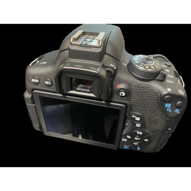 Canon EOS KISS X8i トリプルレンズ　SDカード128GB