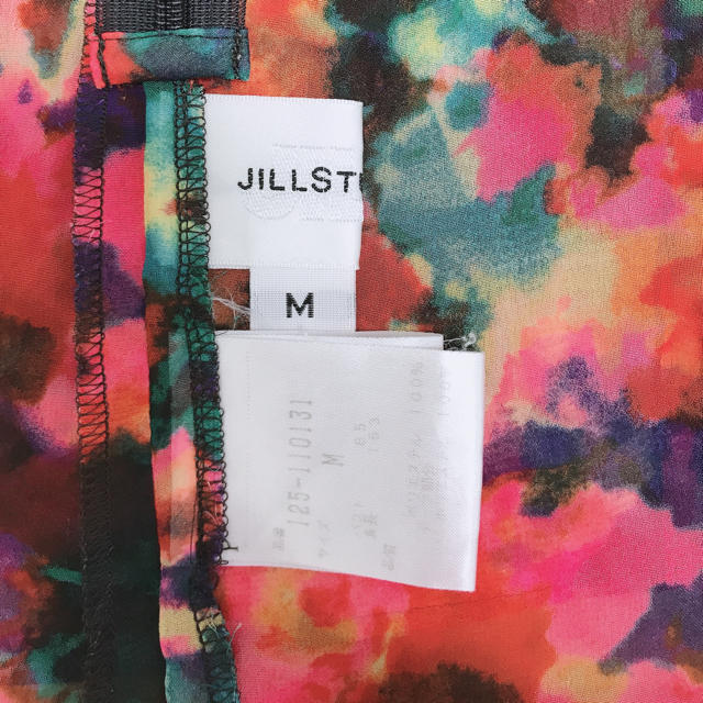 JILL by JILLSTUART(ジルバイジルスチュアート)のジルバイジルスチュアート  花柄ノースリーブ レディースのトップス(シャツ/ブラウス(半袖/袖なし))の商品写真