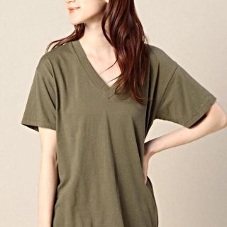 ビューティアンドユースユナイテッドアローズ(BEAUTY&YOUTH UNITED ARROWS)の未使用♡スリットVネック(Tシャツ(半袖/袖なし))