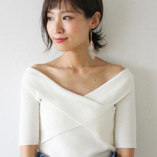 ザラ(ZARA)のZARA 前クロス　ニット　オフショル　ロングスリーブ　ブラック(ニット/セーター)