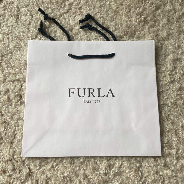 Furla(フルラ)の新品 フルラ FURLA ショッパー 紙袋 ショッピングバッグ ショップ袋 レディースのバッグ(ショップ袋)の商品写真