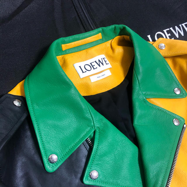 LOEWE(ロエベ)の期間限定最終価格　新品未使用　LOEWE カラーブロックライダースジャケット メンズのジャケット/アウター(ライダースジャケット)の商品写真