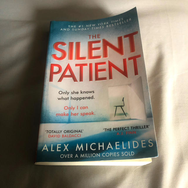 【値下げ！】the SILENT PATIENT エンタメ/ホビーの本(洋書)の商品写真