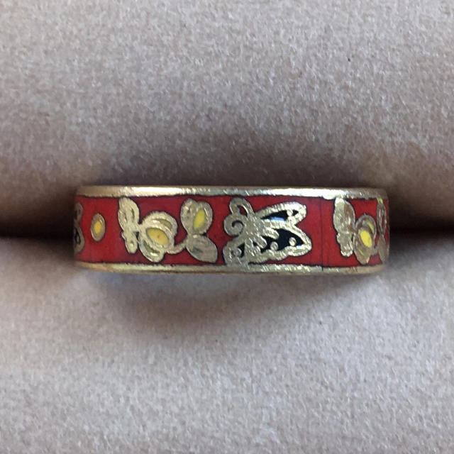 (30)蝶々模様の赤色リング ゴールド  アンティーク レディースのアクセサリー(リング(指輪))の商品写真