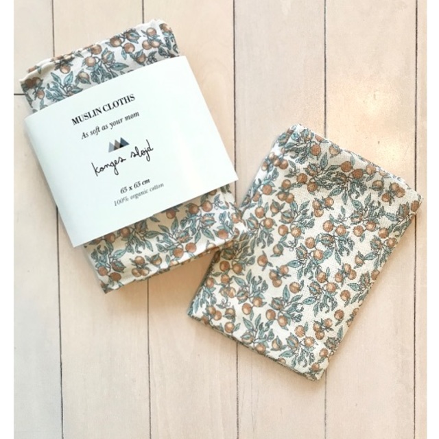 PETIT BATEAU(プチバトー)の新品✦Konges Sloejd モスリンクロス(ORANGERY柄/1枚) キッズ/ベビー/マタニティのこども用ファッション小物(おくるみ/ブランケット)の商品写真