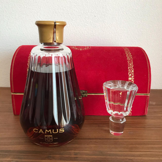 未開封　カミュ ブランデー　バカラ カラフェ CAMUS Baccarat 古酒