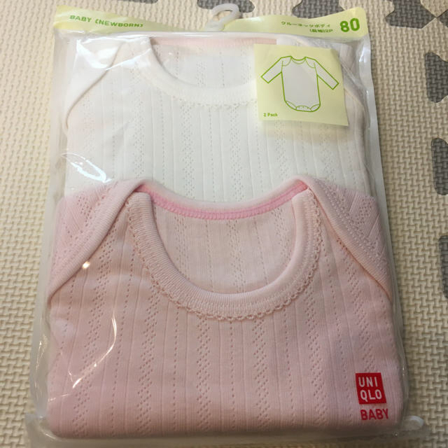 UNIQLO(ユニクロ)の新品未使用　ユニクロ　肌着　ロンパース　ピンク、水色　80 キッズ/ベビー/マタニティのベビー服(~85cm)(肌着/下着)の商品写真