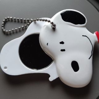 スヌーピー(SNOOPY)のミラーは女の子の必需品！スライド式SNOOPYミラーキーホルダー(ミラー)