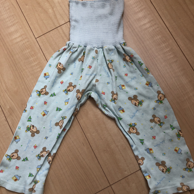 Disney(ディズニー)のパジャマ90センチ　腹巻きパジャマ　ミッキー キッズ/ベビー/マタニティのキッズ服男の子用(90cm~)(パジャマ)の商品写真