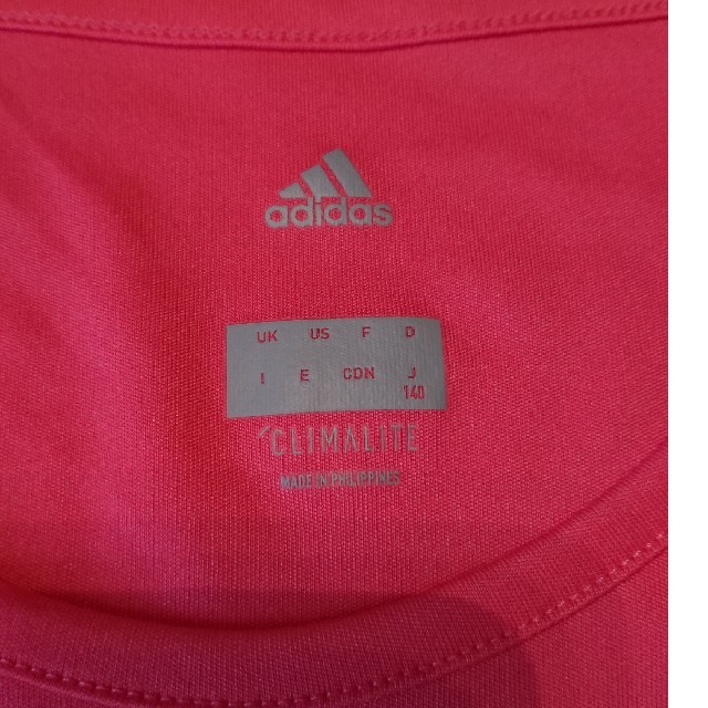 adidas(アディダス)のアディダス★ Tシャツ キッズ/ベビー/マタニティのキッズ服女の子用(90cm~)(Tシャツ/カットソー)の商品写真