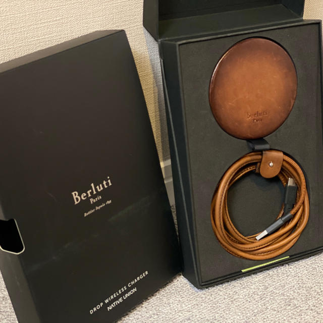 再×14入荷 ベルルッティ 充電器 iPhone - 通販 - www.casalinsabogados