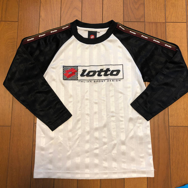 lotto(ロット)のlotto 長袖Tシャツ　トレーニングウェア　130 キッズ/ベビー/マタニティのキッズ服男の子用(90cm~)(Tシャツ/カットソー)の商品写真