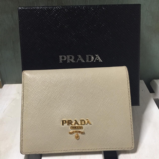 PRADA(プラダ)のあい様専用PRADA二つ折り財布5/25 レディースのファッション小物(財布)の商品写真