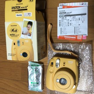 フジフイルム(富士フイルム)のチェキ　本体　intax mini8+(フィルムカメラ)