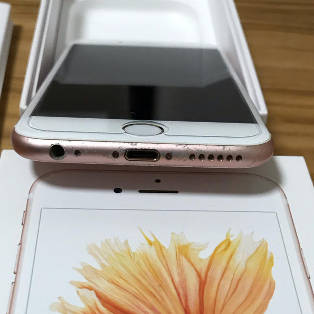 Apple(アップル)のiPhone6s 64GB ローズゴールド SIMロック解除済み(au) スマホ/家電/カメラのスマートフォン/携帯電話(スマートフォン本体)の商品写真