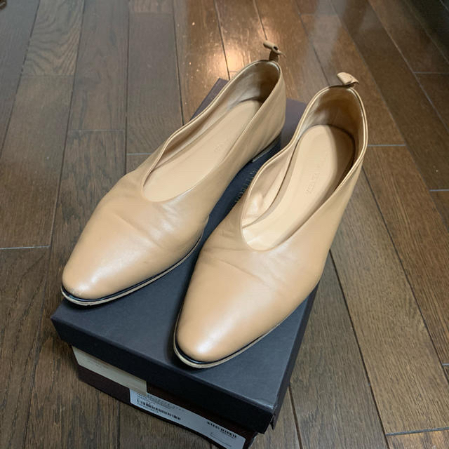 BOTTEGA VENETAボッテガヴェネタ アーモンドフラットシューズ