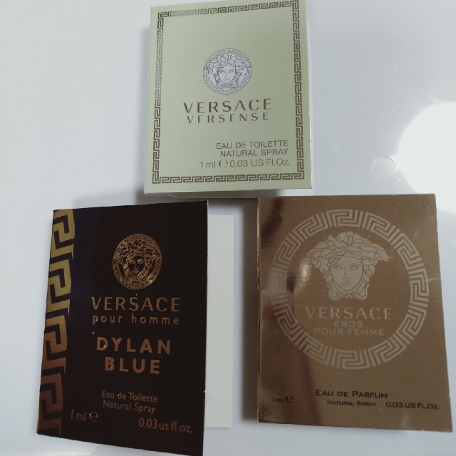 VERSACE(ヴェルサーチ)の【2９】ヴェルサーチ香水サンプル3点セット　 コスメ/美容のキット/セット(サンプル/トライアルキット)の商品写真