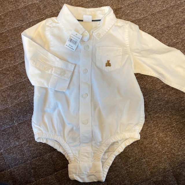 babyGAP(ベビーギャップ)のGAP 白シャツ キッズ/ベビー/マタニティのベビー服(~85cm)(シャツ/カットソー)の商品写真