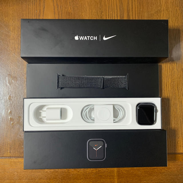 史上一番安い Apple Watch Series 5 Nike 44mm GPS 腕時計(デジタル)