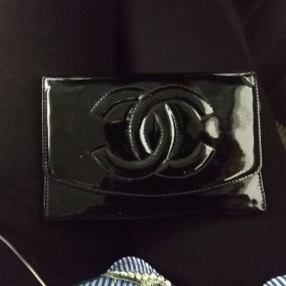 シャネル(CHANEL)のシャネル  エナメル素材 ブラック中財布(財布)