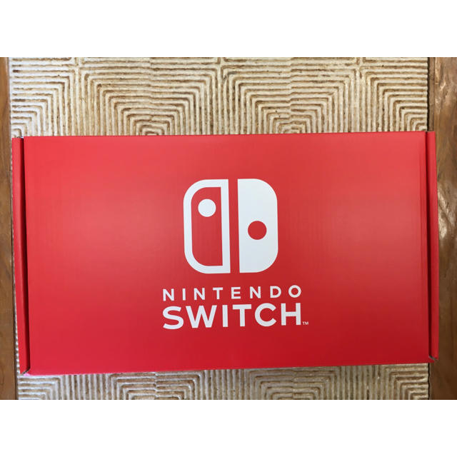 Nintendo Switch(ニンテンドースイッチ)のNintendo Switch ネオンパープル・ネオンオレンジ限定　新品未使用 エンタメ/ホビーのゲームソフト/ゲーム機本体(家庭用ゲーム機本体)の商品写真