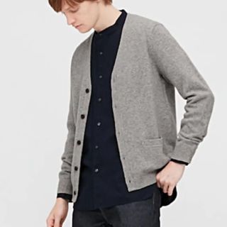 ユニクロ(UNIQLO)のUNIQLO ユニクロ　ラムVネックカーディガン Lサイズ(カーディガン)