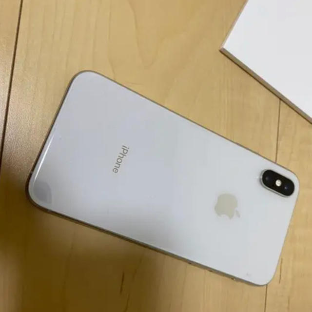 品質のいい iPhone Xs Silver 256 GB au スマートフォン本体