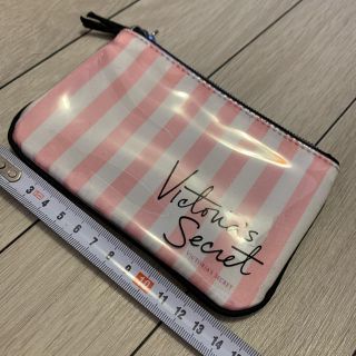 ヴィクトリアズシークレット(Victoria's Secret)のヴィクトリアシークレット　ポーチ　キーケース　ピンク　ストライプ  未使用(ポーチ)