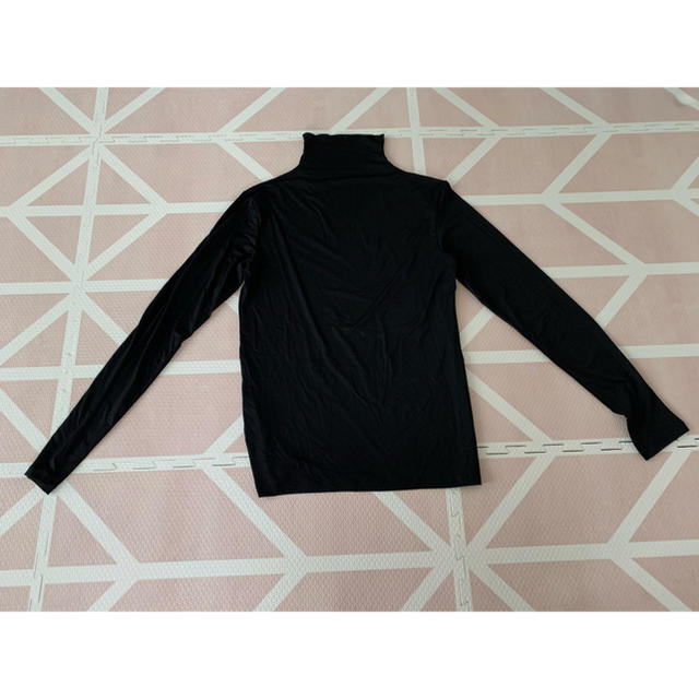 UNIQLO - エアリズムUVカットハイネックT(長袖) の通販 by UNIQLO - エアリズムUVカットハイネックT(長袖) の通販 by