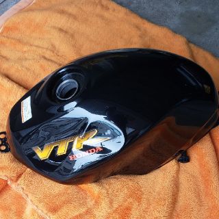 ホンダ(ホンダ)のVTR250 初期型 純正タンク フューエルコック付き 漏れ無し(パーツ)