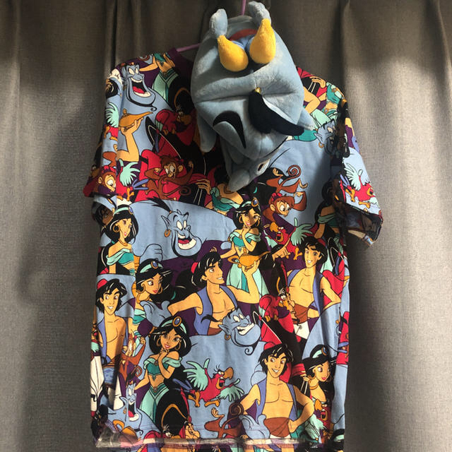 Disney ディズニーグッズ アラジン総柄tシャツの通販 By ゆうか S Shop ディズニーならラクマ Disney ディズニーグッズ アラジン総柄tシャツの通販 By ゆうか S Shop ディズニーならラクマ