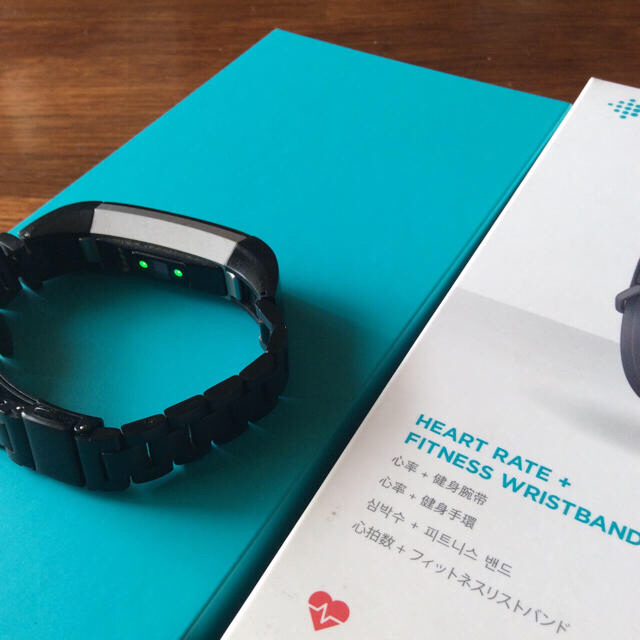 fitbit alta HR  黒ステンレスベルト使用    メンズの時計(腕時計(デジタル))の商品写真