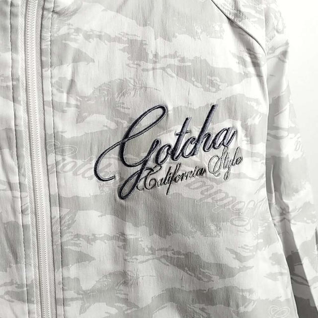 GOTCHA(ガッチャ)の新品　Mサイズ　ガッチャゴルフ　ブルゾン　撥水加工☆カモフラ柄 メンズのジャケット/アウター(ブルゾン)の商品写真