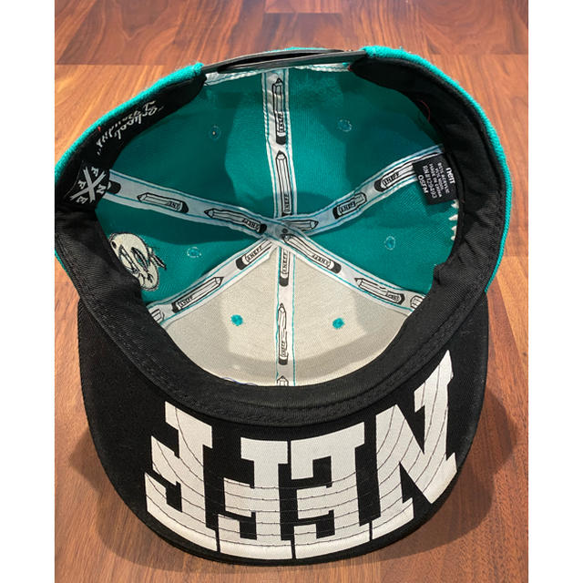 Neff(ネフ)のNeff school of bandits cap メンズの帽子(キャップ)の商品写真