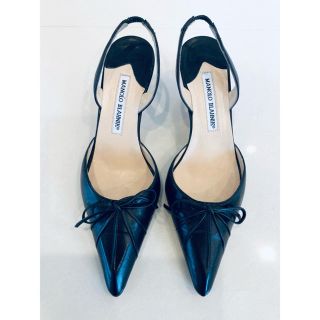 マノロブラニク(MANOLO BLAHNIK)のマノロブラニク 美品 リボン バッグストラップ パンプス ミュール 36.5(ハイヒール/パンプス)