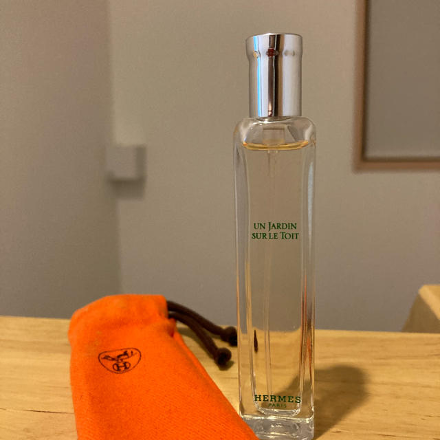 Hermes(エルメス)の屋根の上の庭　香水　15ml コスメ/美容の香水(香水(女性用))の商品写真