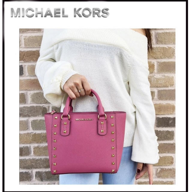 Michael Kors(マイケルコース)のコーチ ブラック 二つ折り財布 レディースのバッグ(ショルダーバッグ)の商品写真