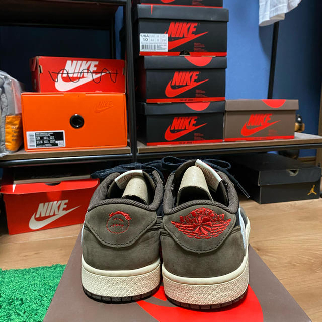 NIKE(ナイキ)のNIKE AIR JORDAN 1 LOW TRAVIS SCOTT メンズの靴/シューズ(スニーカー)の商品写真