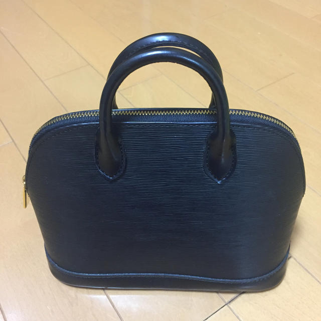 黒ミニバッグ レディースのバッグ(ハンドバッグ)の商品写真