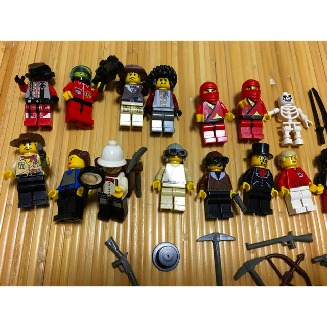 Lego(レゴ)のレゴ　LEGO 人形セット25体他アンティーク キッズ/ベビー/マタニティのおもちゃ(積み木/ブロック)の商品写真