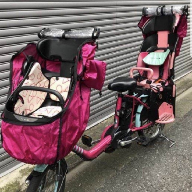 前後セット　ピンク　子供のせ自転車レインカバー キッズ/ベビー/マタニティの外出/移動用品(自動車用チャイルドシートカバー)の商品写真