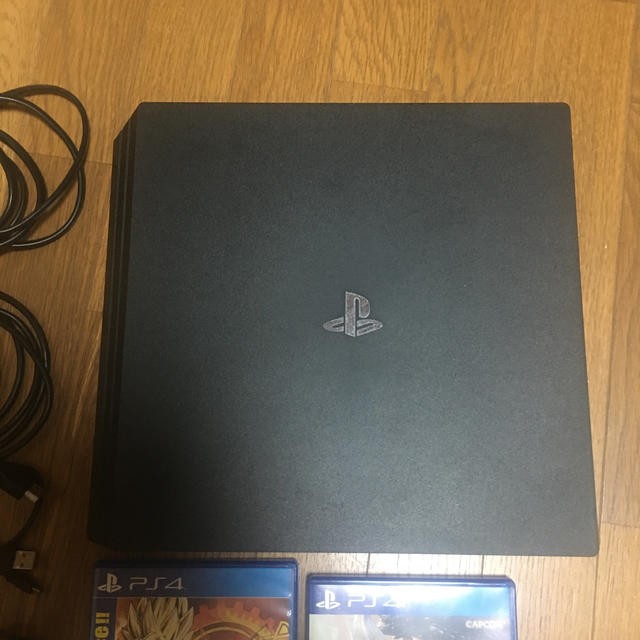SONY PlayStation4 Pro 本体 CUH-7100BB01  エンタメ/ホビーのゲームソフト/ゲーム機本体(家庭用ゲーム機本体)の商品写真