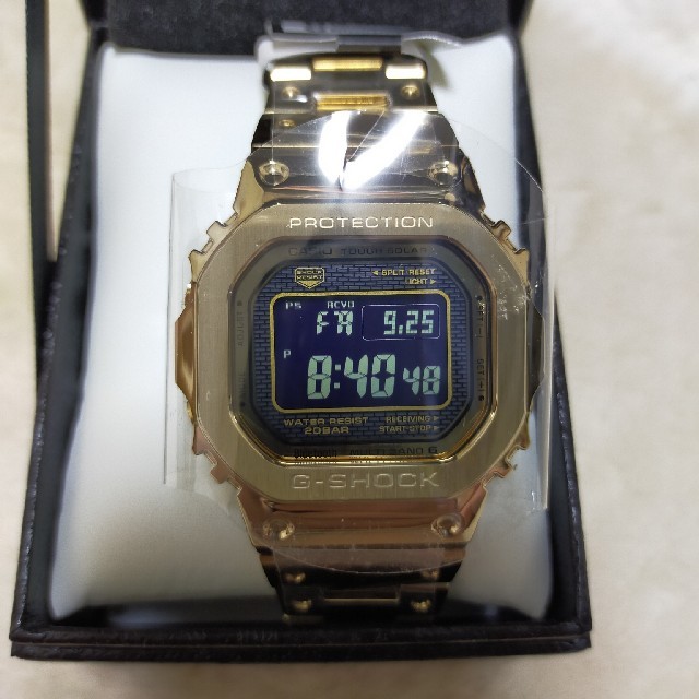 G-SHOCK(ジーショック)のカシオ　G-SHOCK　フルメタル ゴールドGMW-B5000GD-9JF メンズの時計(腕時計(デジタル))の商品写真