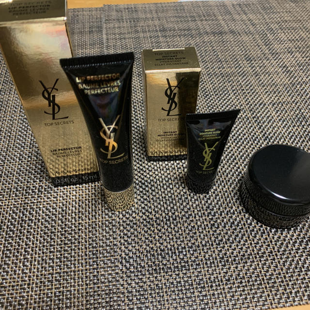 イヴ・サンローラン YSL 化粧品 トップシークレット リップ パーフェクター コスメ/美容のスキンケア/基礎化粧品(乳液/ミルク)の商品写真