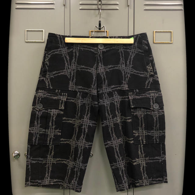 UNDERCOVER(アンダーカバー)のUNDERCOVER Barbed wire Cargo Short メンズのパンツ(ショートパンツ)の商品写真