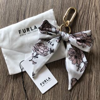 フルラ(Furla)の新品 フルラ スカーフ リボン キーホルダー 花柄 20〜21年秋冬新作♡(キーホルダー)